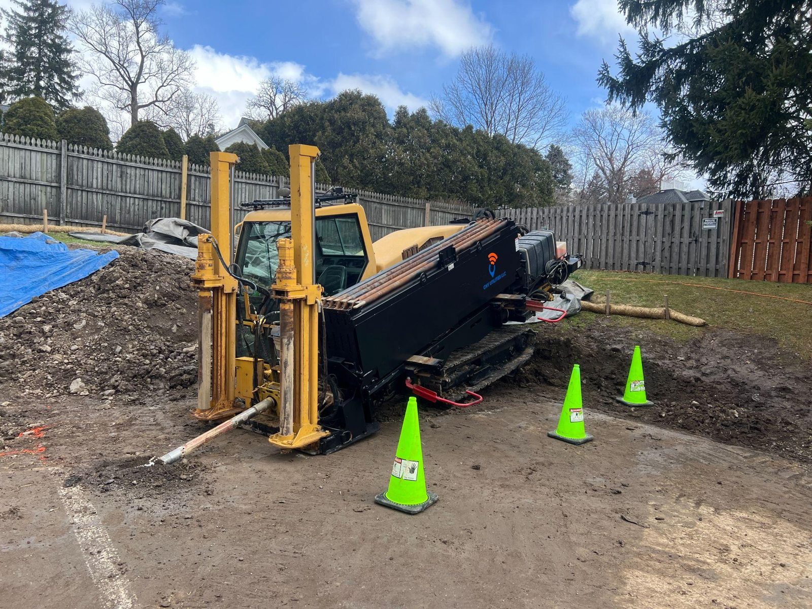 RMDT crew and horizontal directional drilling rig set up at a bore on a utility-scale solar site